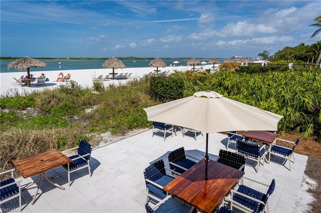 395 Gumbo Limbo LN-11
