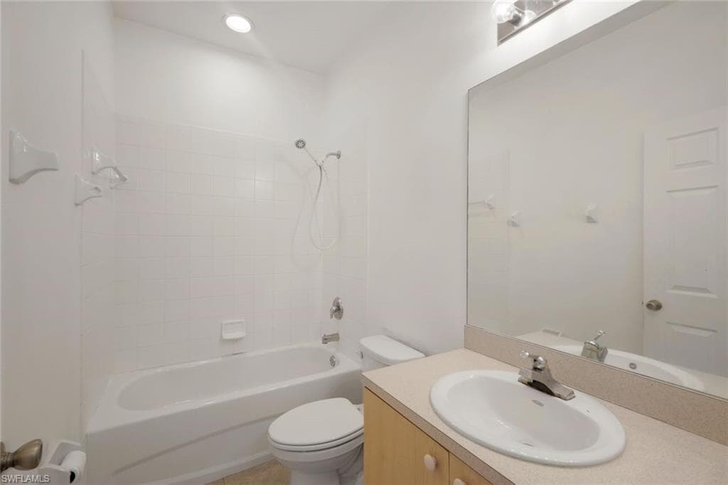 4125 Bellasol CIR 221-18