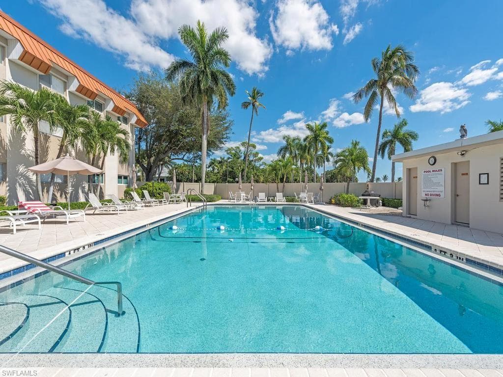 1100 Gulf Shore BLVD N 305-10
