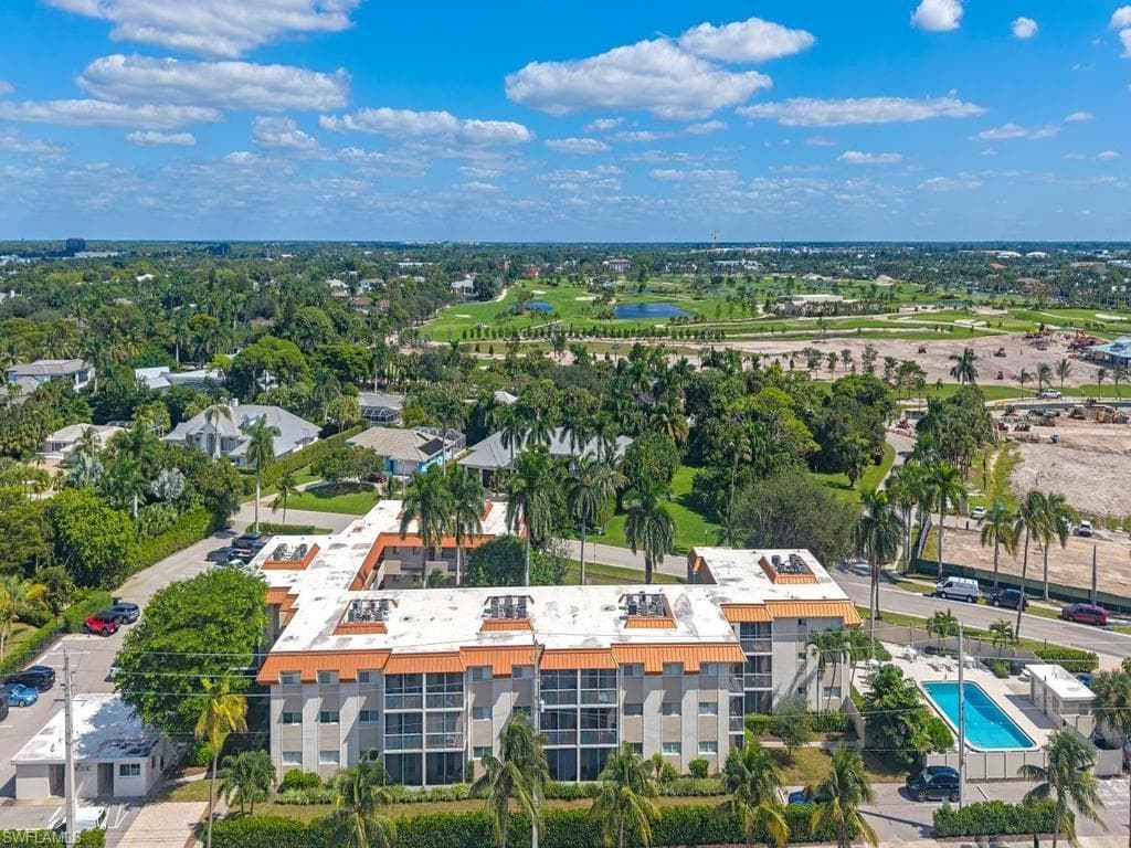 1100 Gulf Shore BLVD N 305-14