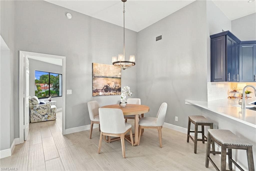 637 Beachwalk CIR E202-6