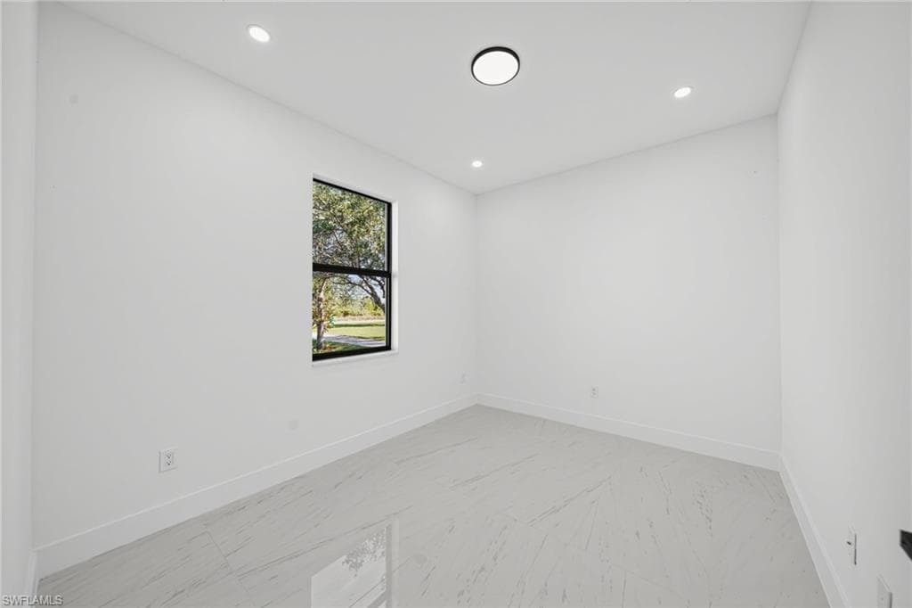 4284 72nd AVE NE-27
