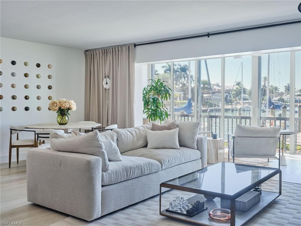 322 Harbour DR 104D-2