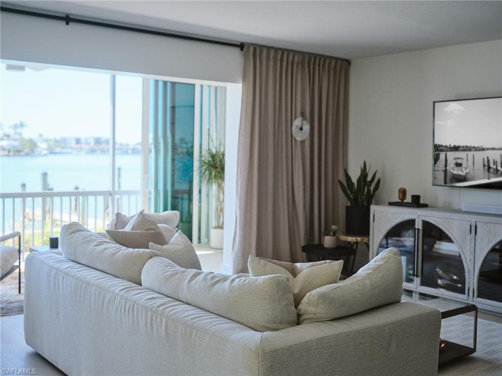 322 Harbour DR 104D-14
