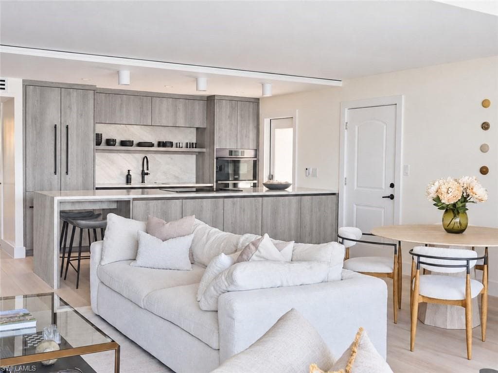 322 Harbour DR 104D-7
