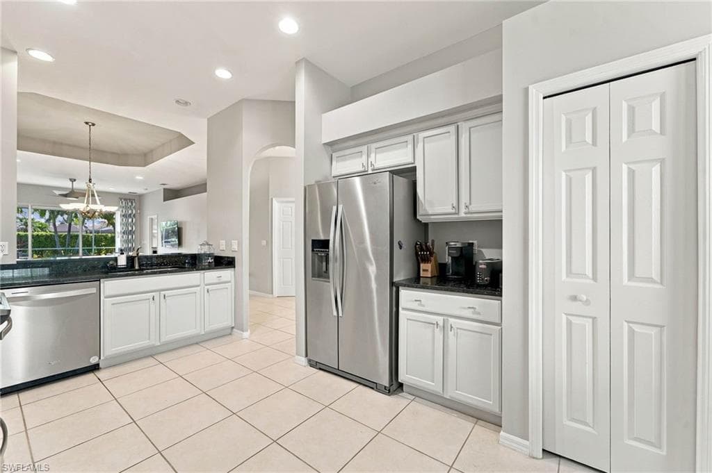 6524 Castlelawn PL 64-28