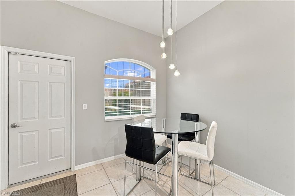 6524 Castlelawn PL 64-33