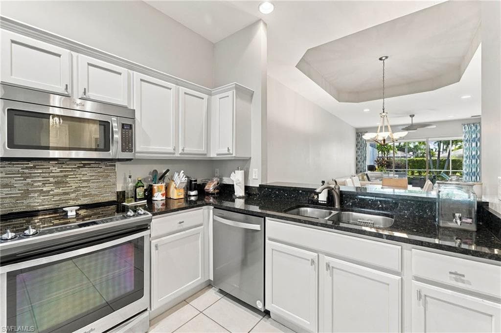 6524 Castlelawn PL 64-25