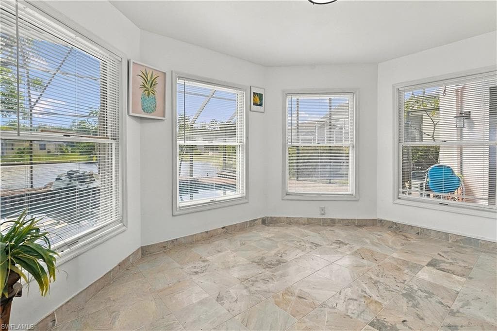 6550 Willow Lake CIR-11