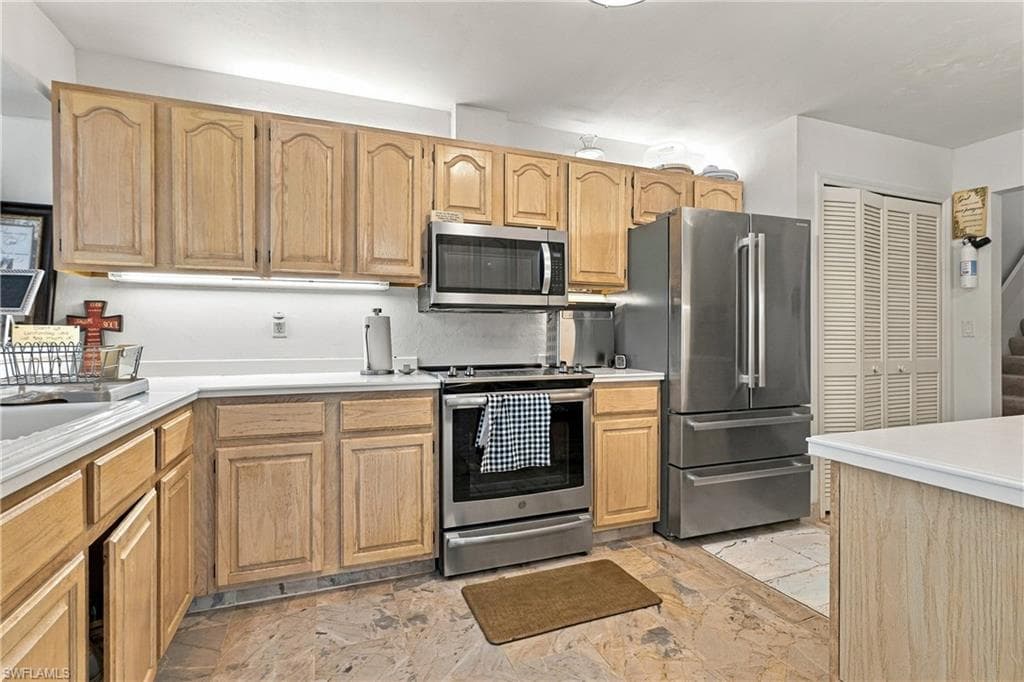 6550 Willow Lake CIR-7