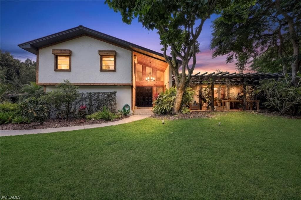 6100 Dogwood WAY-1