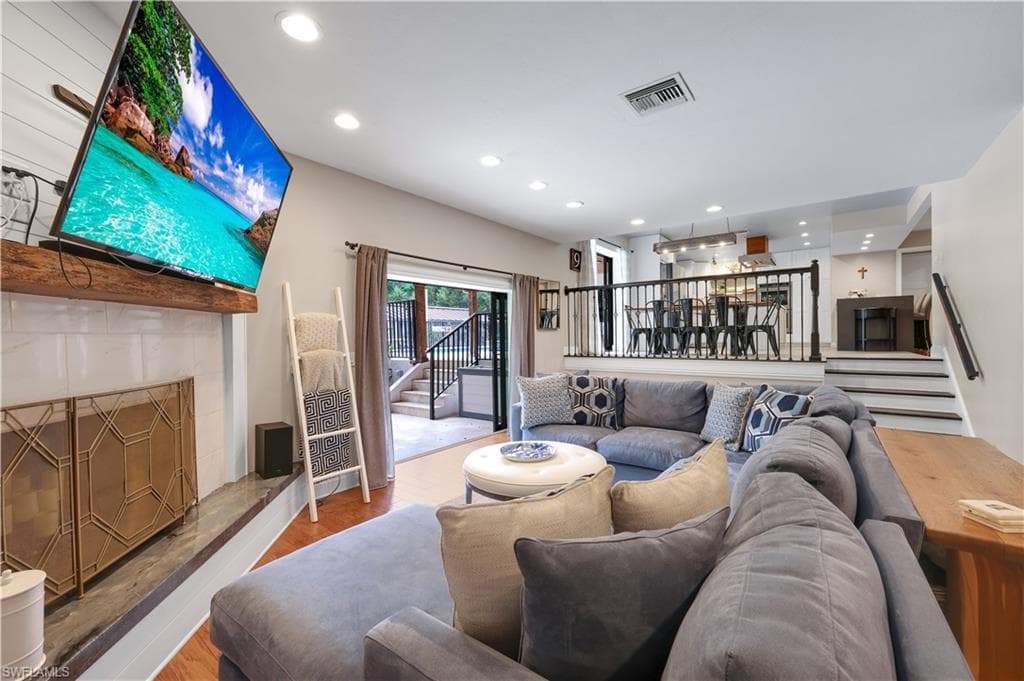6100 Dogwood WAY-10