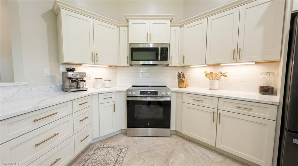 2961 20th AVE NE-22