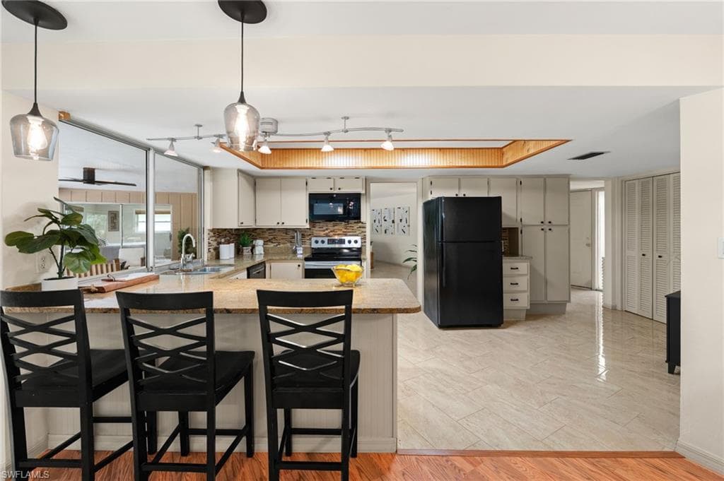 1335 Currier CIR-6