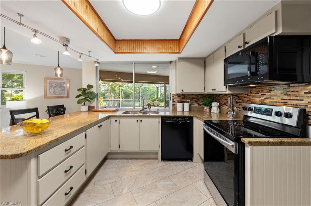 1335 Currier CIR-4