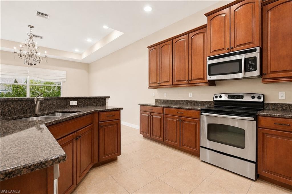 291 Saddlebrook LN-13