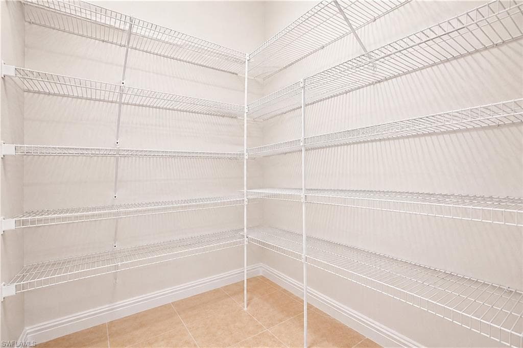 291 Saddlebrook LN-17