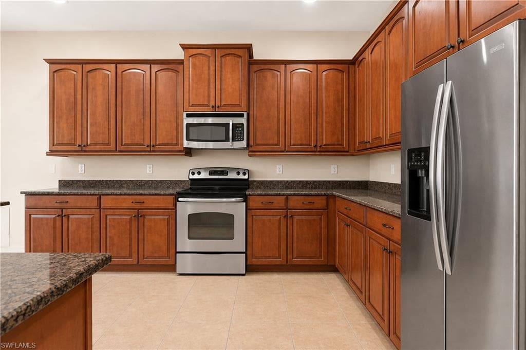 291 Saddlebrook LN-12