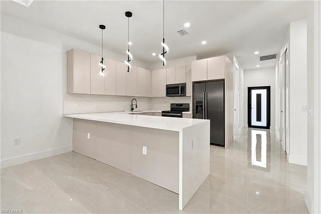 4415 25th ST SW-2