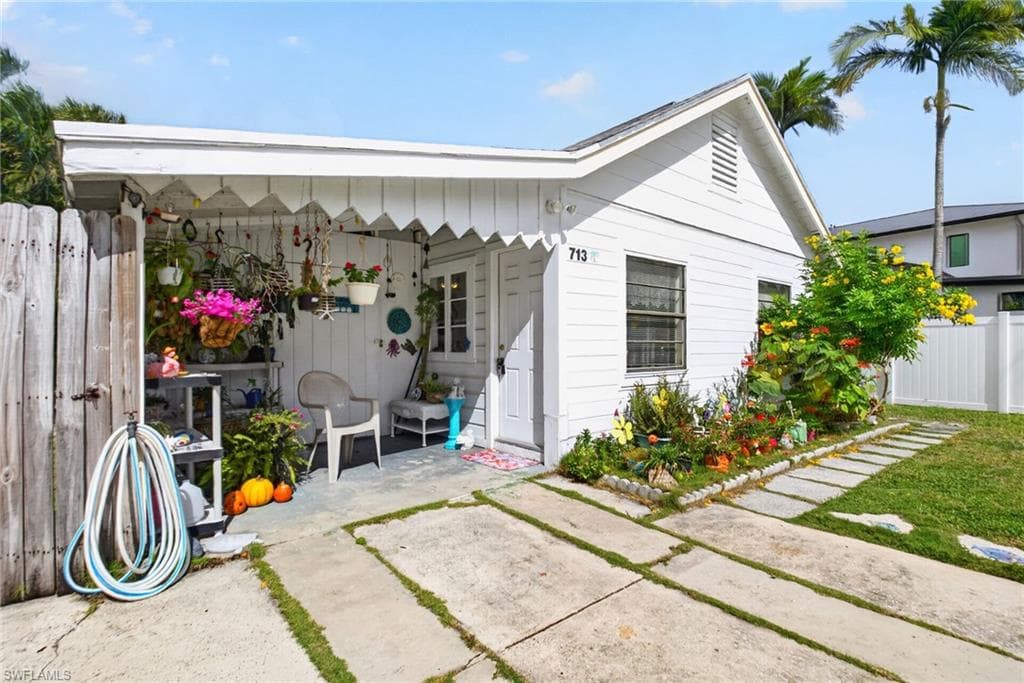 713 S Lake AVE-2