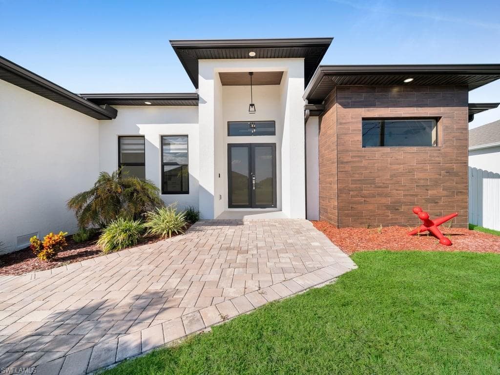 2905 SW 2nd LN-2