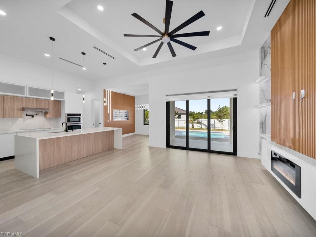 2905 SW 2nd LN-4