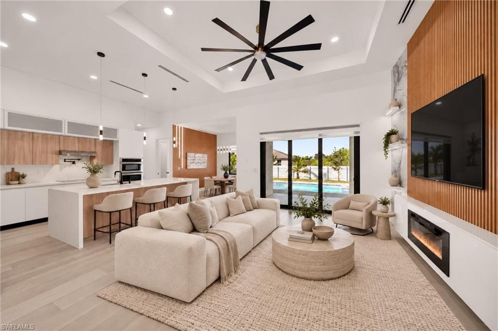 2905 SW 2nd LN-3