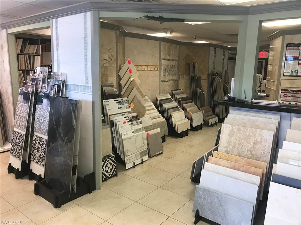 2432 Davis Blvd, Naples, FL 34104-12