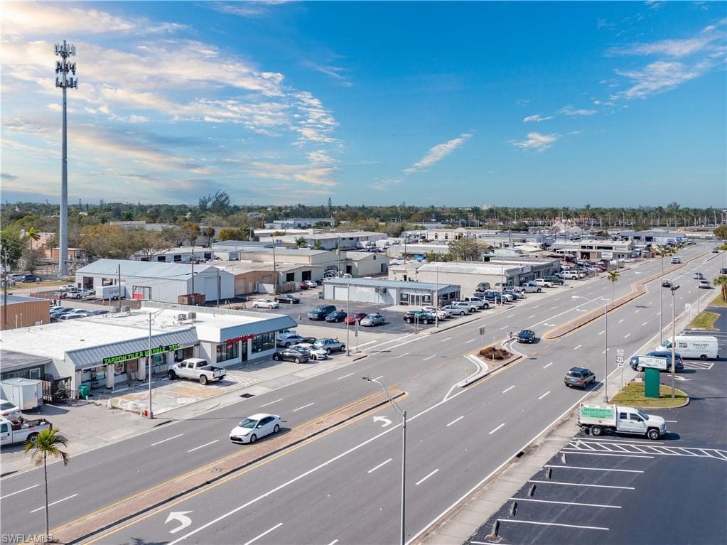 2432 Davis Blvd, Naples, FL 34104-18