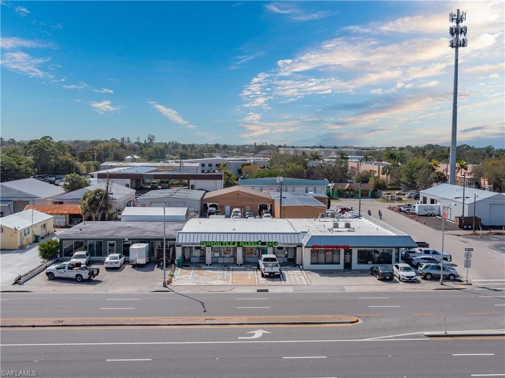 2432 Davis Blvd, Naples, FL 34104-19