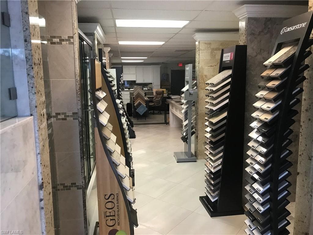 2432 Davis Blvd, Naples, FL 34104-7