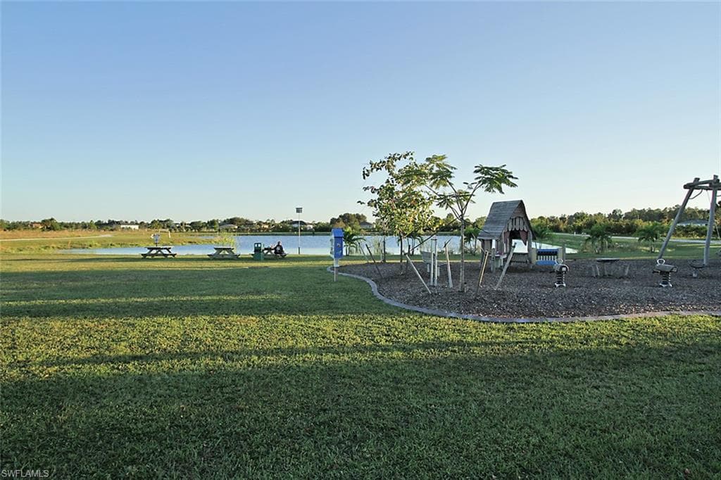 37th Ave NE, Naples, FL 34120-10
