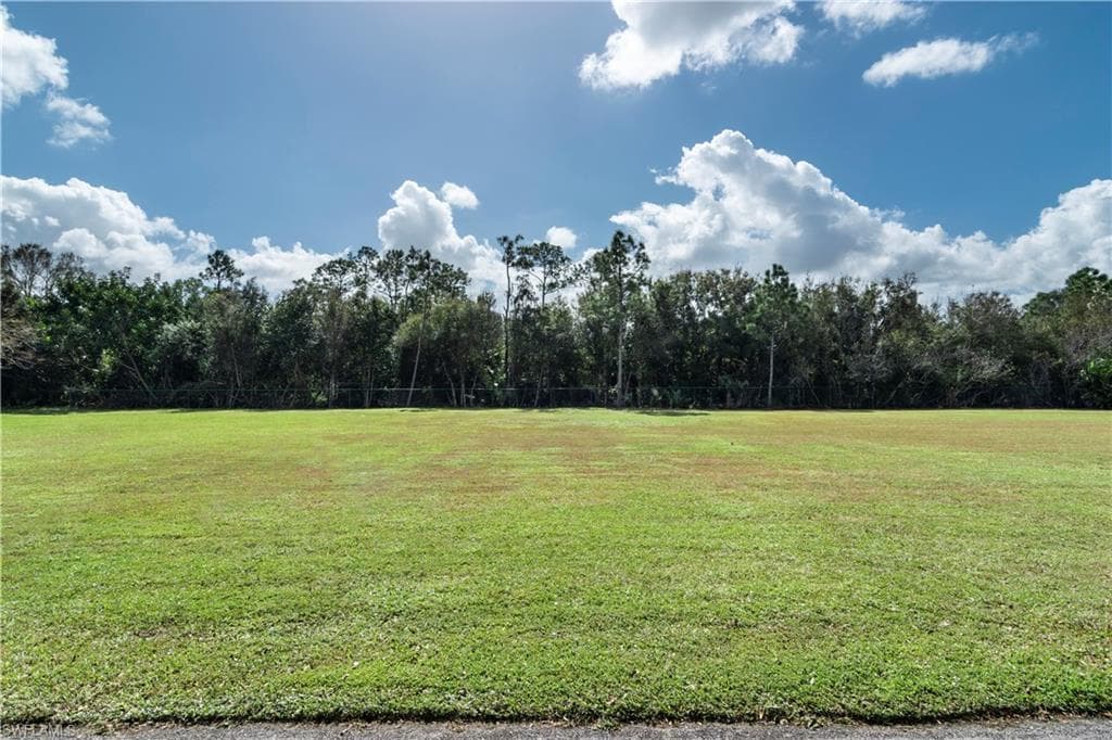4073 Skyway Dr Lot#32, Naples, FL 34112-3