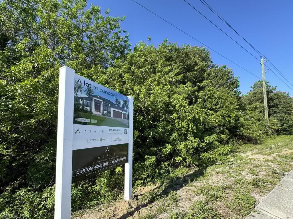 650 Golden Gate Blvd W, Naples, FL 34117-1