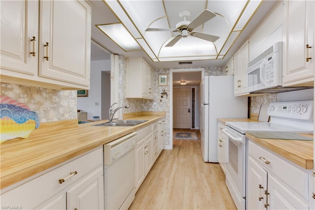 15 Bluebill Ave 1006, Naples, FL 34108-18