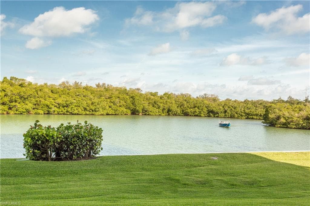 15 Bluebill Ave 1006, Naples, FL 34108-28