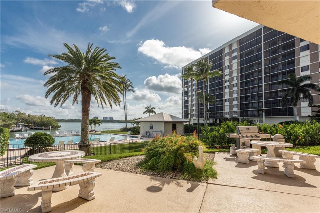 15 Bluebill Ave 1006, Naples, FL 34108-4