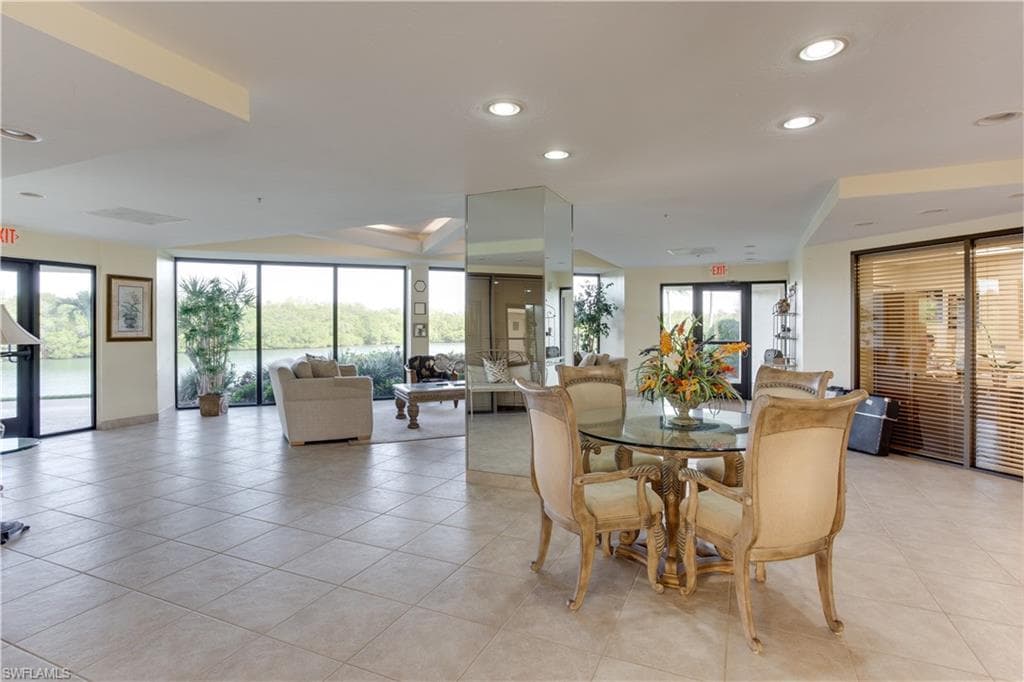 15 Bluebill Ave 1006, Naples, FL 34108-6
