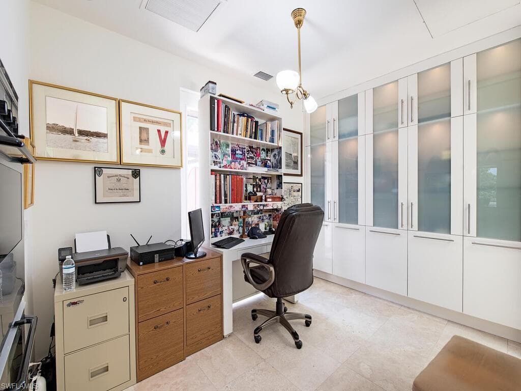 2680 Lantern Ln, Naples, FL 34102-10
