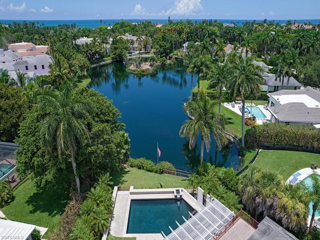 2680 Lantern Ln, Naples, FL 34102-22