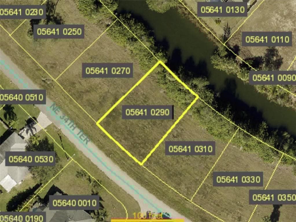 1921 34th Ter, Cape Coral, FL 33909-2