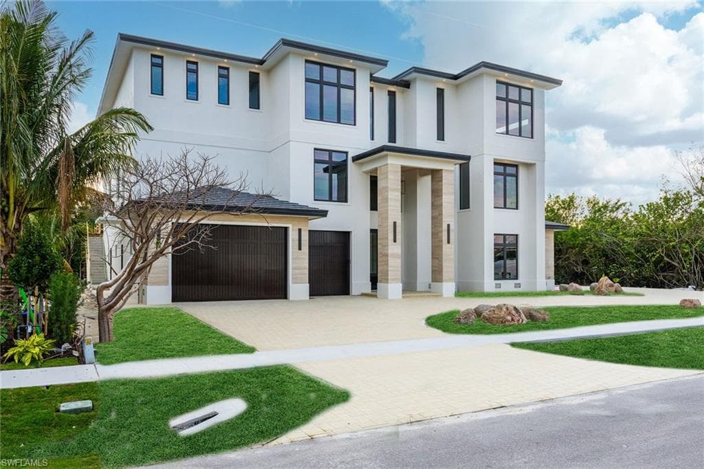 598 Spinnaker Dr, Marco Island, FL 34145-4
