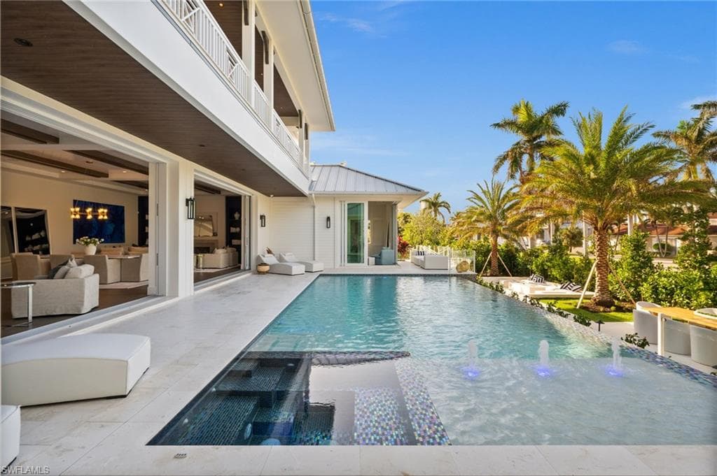 506 Neapolitan Ln, Naples, FL 34103-13