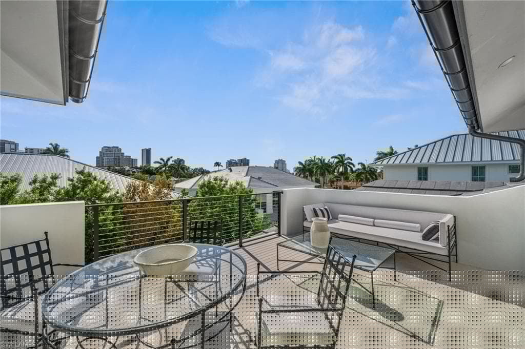 508 Neapolitan Ln, Naples, FL 34103-21