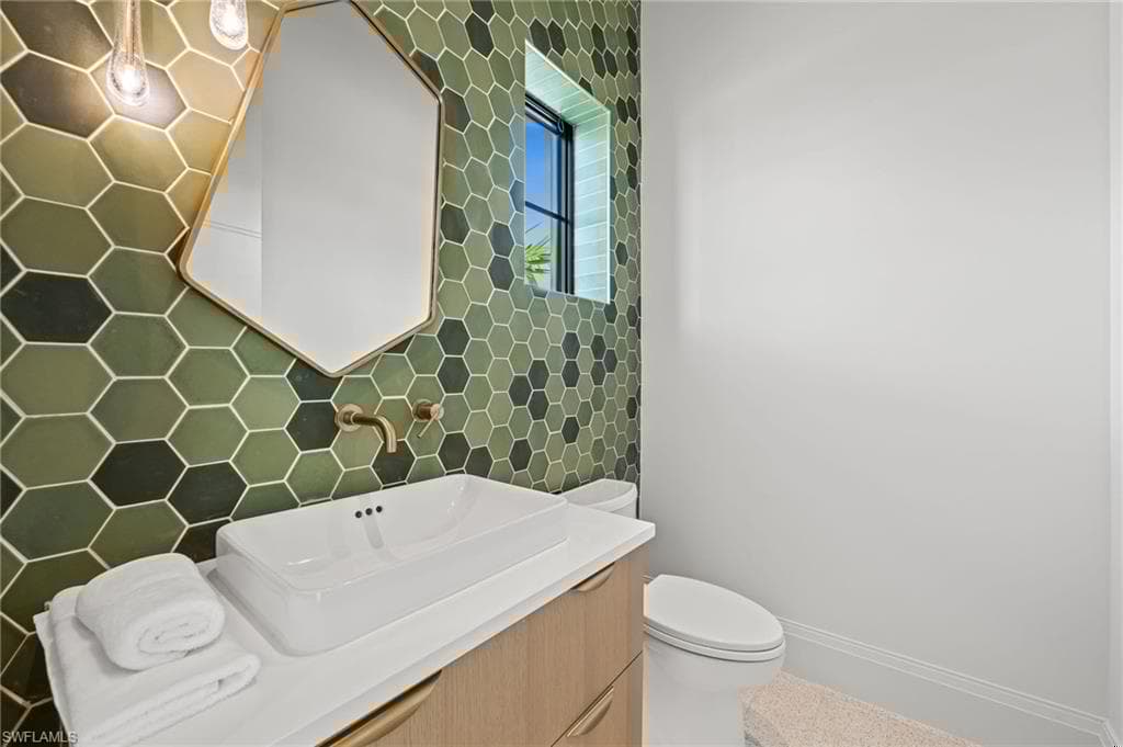 508 Neapolitan Ln, Naples, FL 34103-23