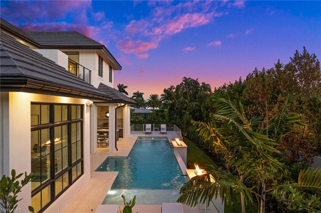 508 Neapolitan Ln, Naples, FL 34103-29