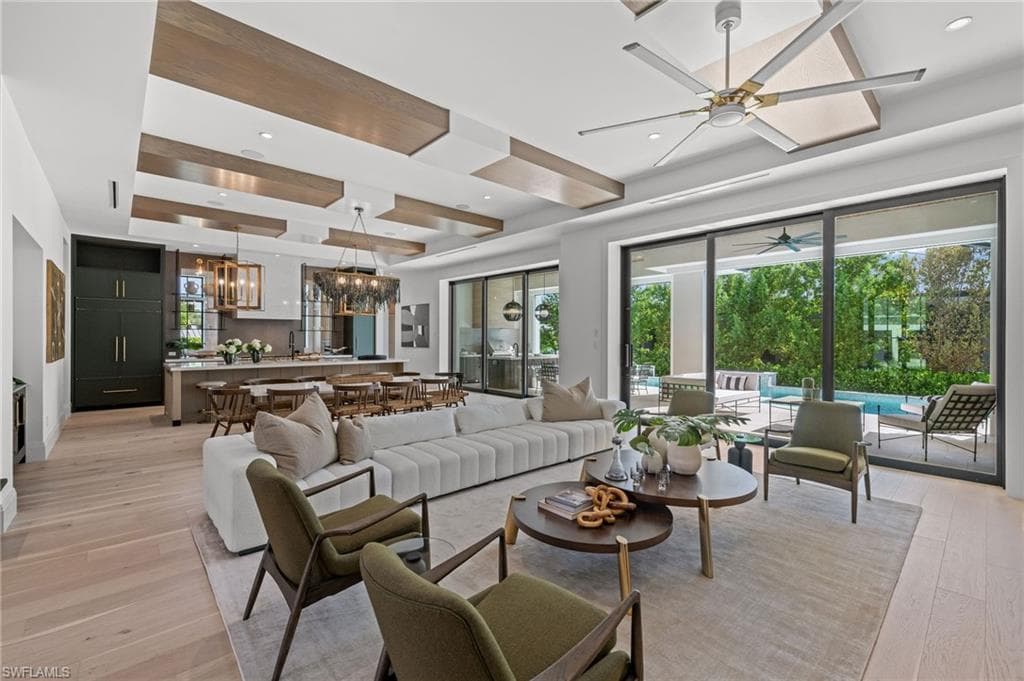 508 Neapolitan Ln, Naples, FL 34103-7