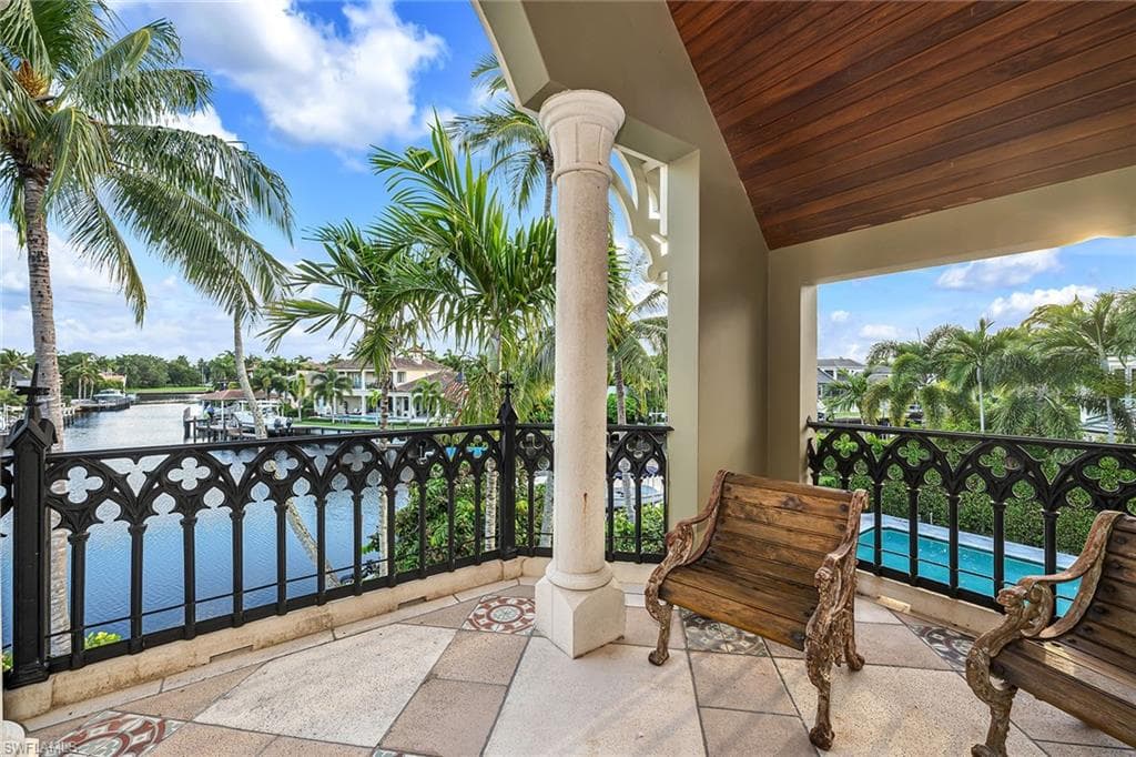 730 21st Ave S, Naples, FL 34102-4