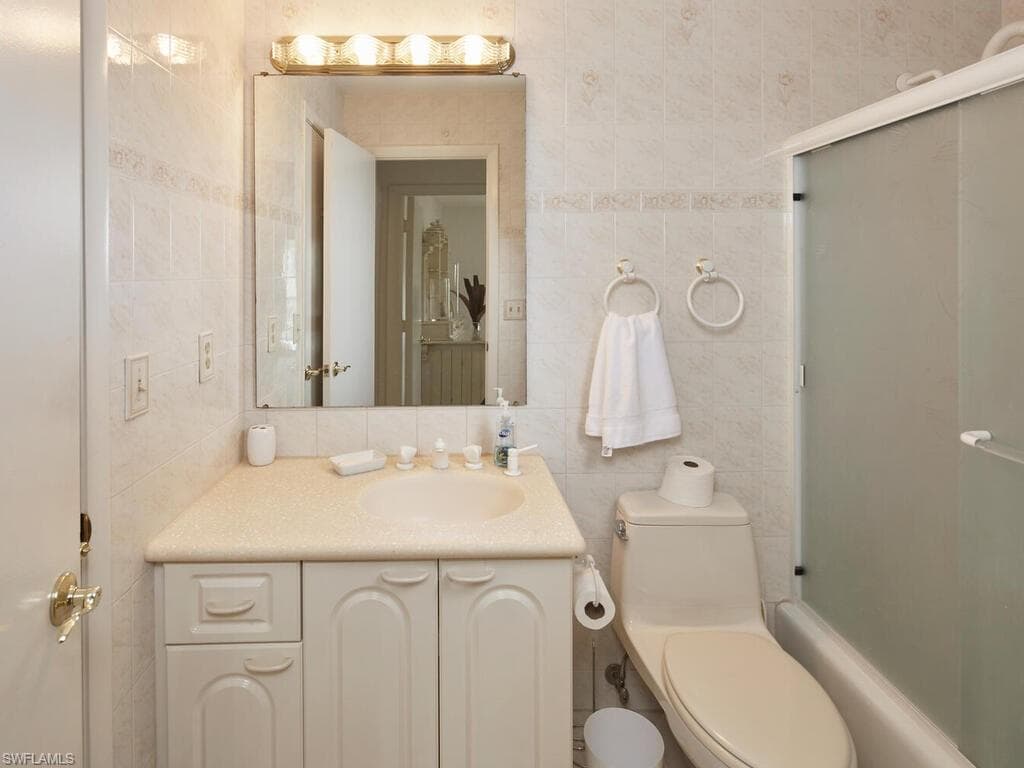 415 10th Ave S 7, Naples, FL 34102-15
