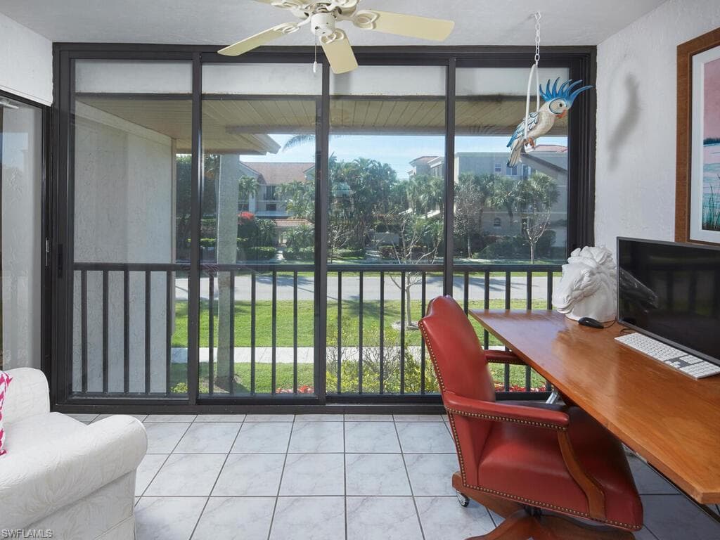 415 10th Ave S 7, Naples, FL 34102-5